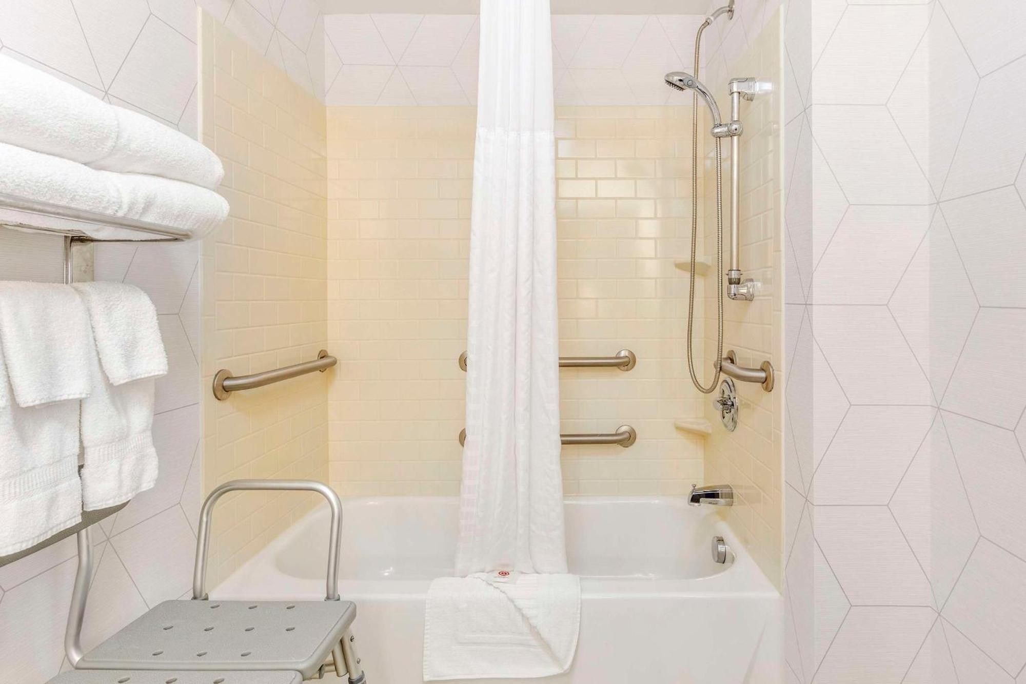Comfort Suites Whitsett - Greensboro East Dış mekan fotoğraf