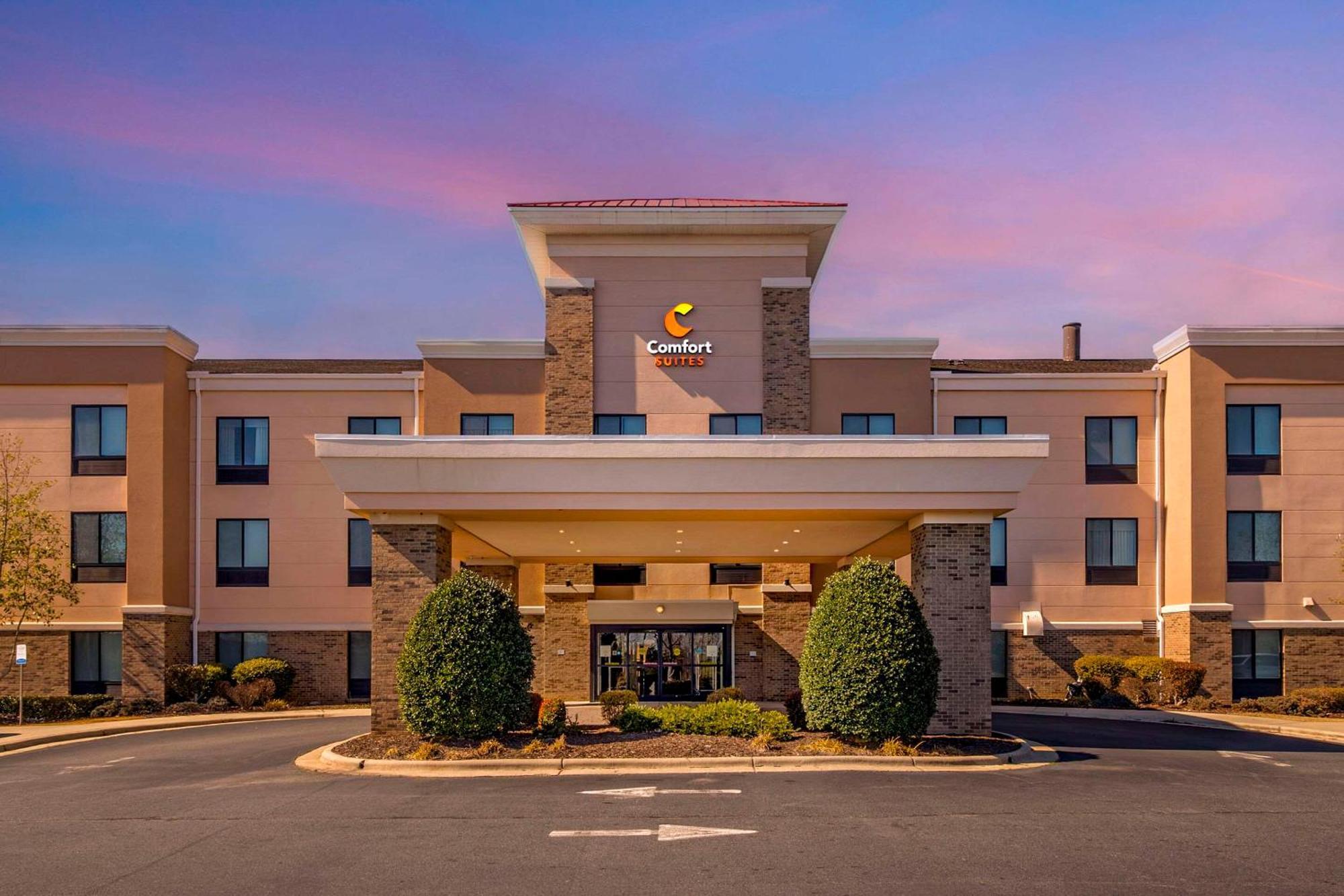 Comfort Suites Whitsett - Greensboro East Dış mekan fotoğraf