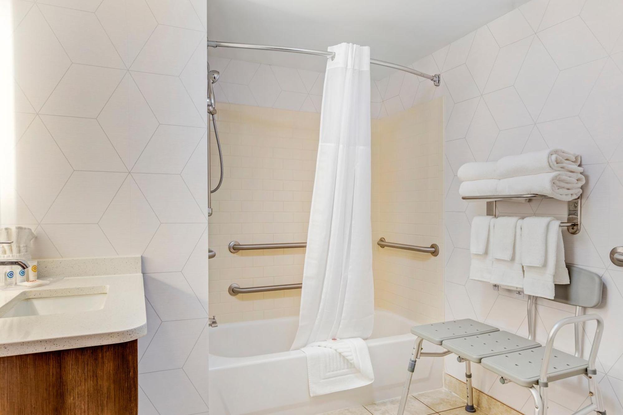 Comfort Suites Whitsett - Greensboro East Dış mekan fotoğraf