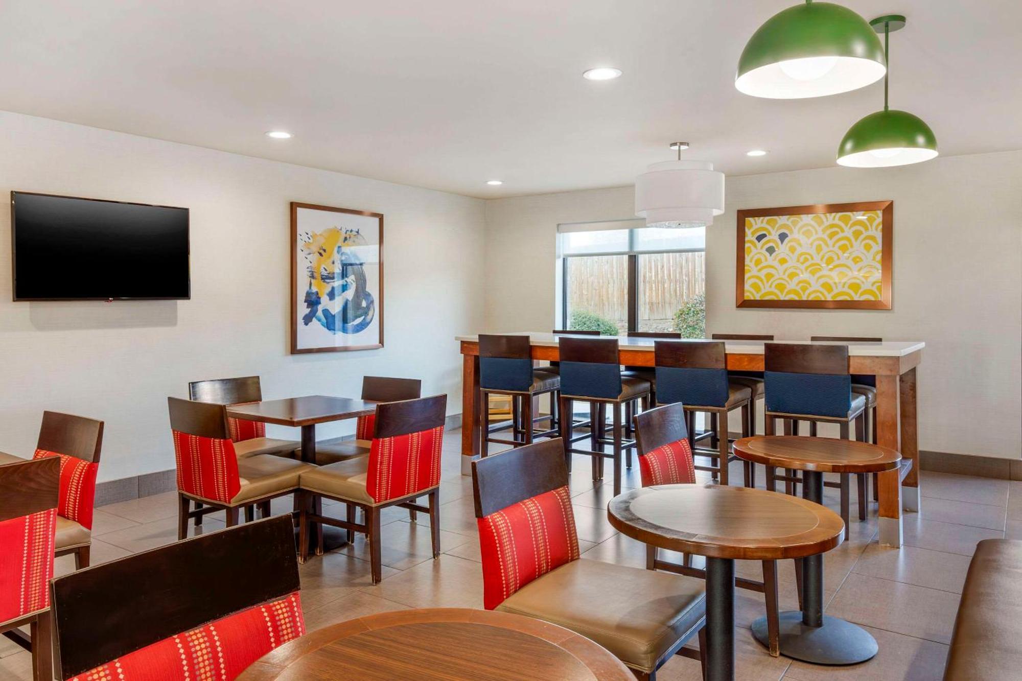 Comfort Suites Whitsett - Greensboro East Dış mekan fotoğraf