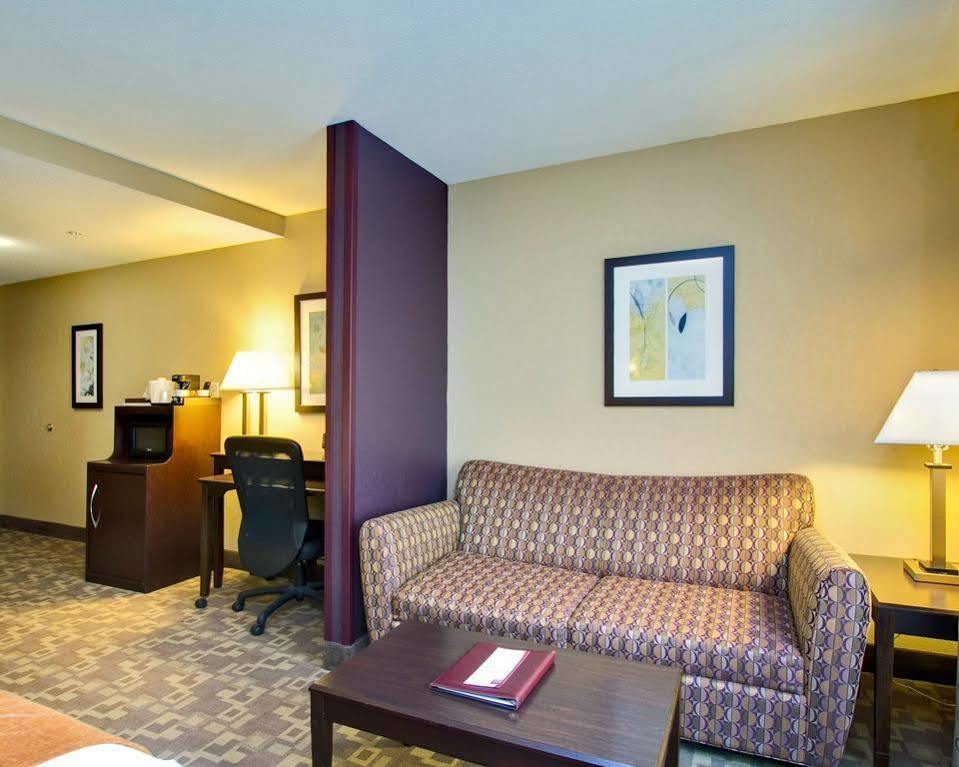 Comfort Suites Whitsett - Greensboro East Dış mekan fotoğraf